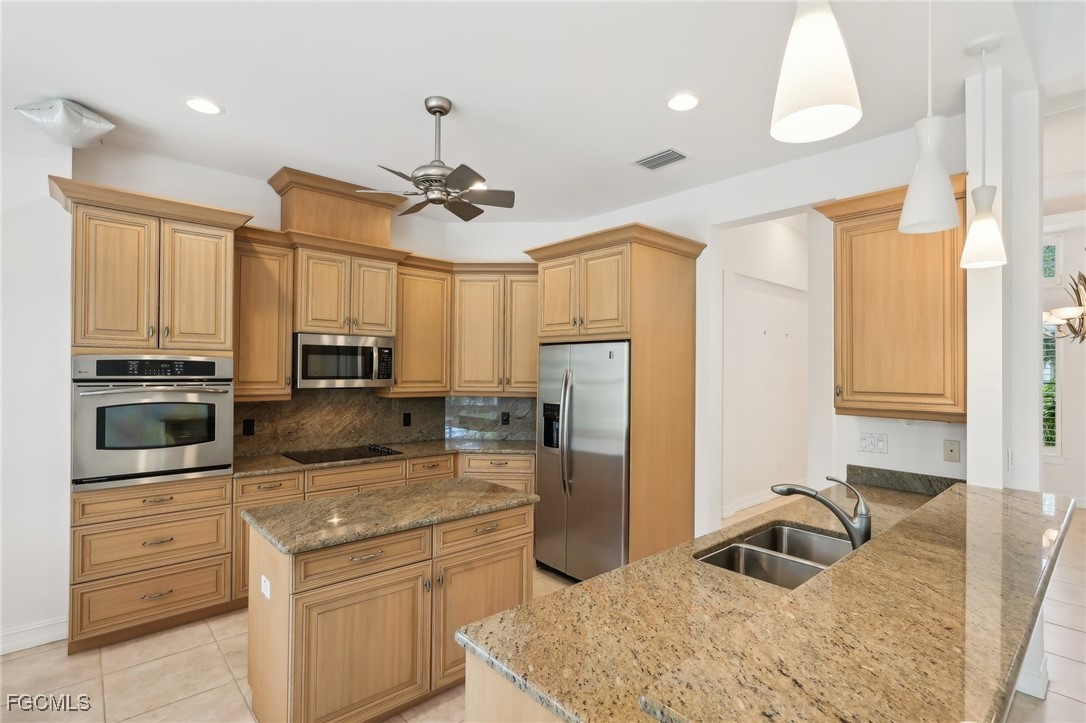 367 Saddlebrook Lane Naples, FL 34110 - Photo 7 of 35