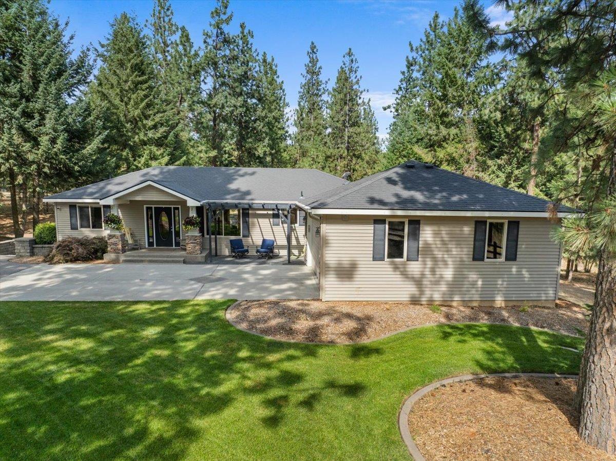 6910 North Harvard Road Newman Lake, WA 99025 - Photo 2 of 47