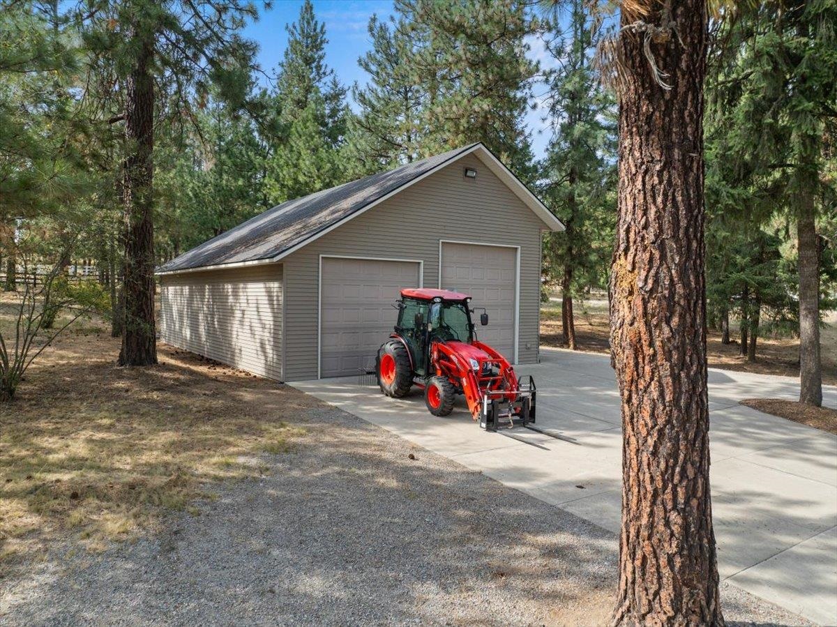 6910 North Harvard Road Newman Lake, WA 99025 - Photo 30 of 47