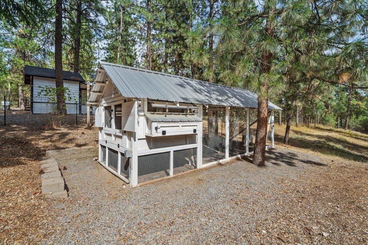 6910 North Harvard Road Newman Lake, WA 99025 - Photo 34 of 47