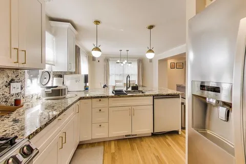 $579,000 | 2198 Brookside Lane, Aurora, IL 60502