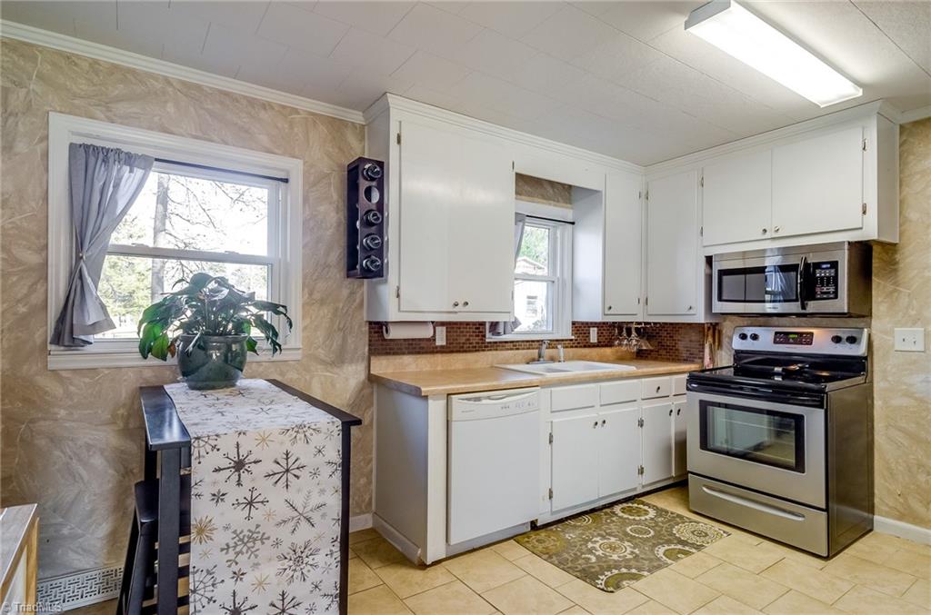 1817 Greentree Road Burlington, NC 27217 - Photo 8 of 24 Gallery Image 8