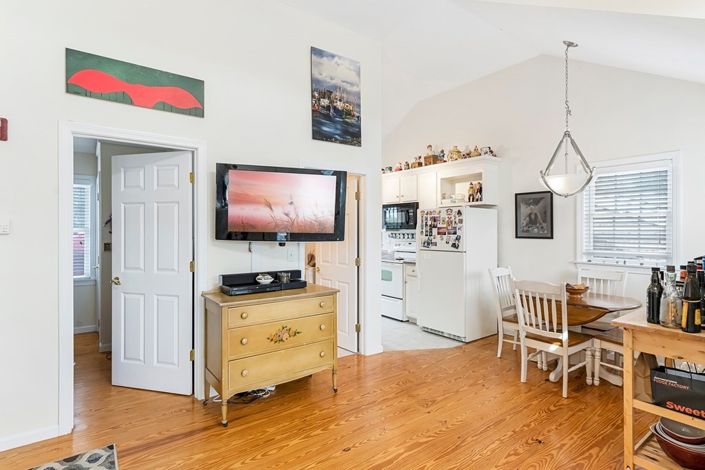 6 Shore Road, Unit 22 Truro, MA 02666 - Photo 4 of 11