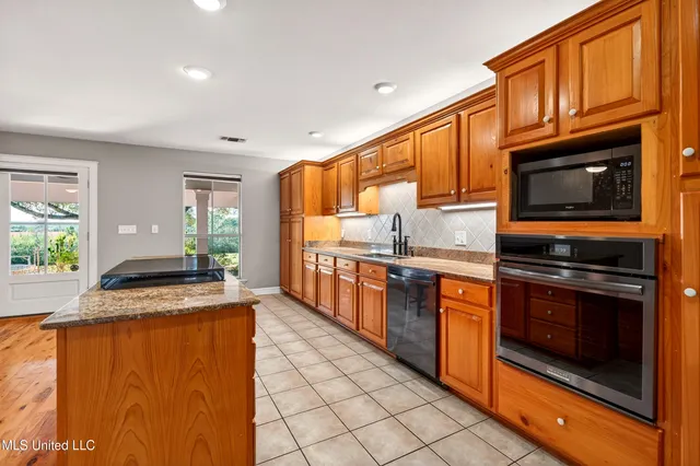 $699,999 | 96 View Drive, Poplarville, MS 39470