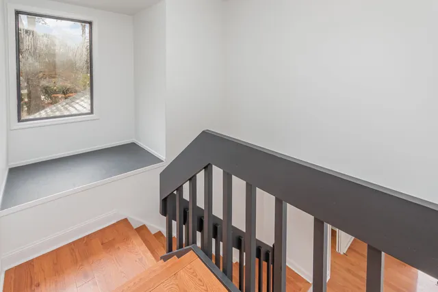 $379,900 | 1598 Kirkwood Drive, Geneva, IL 60134