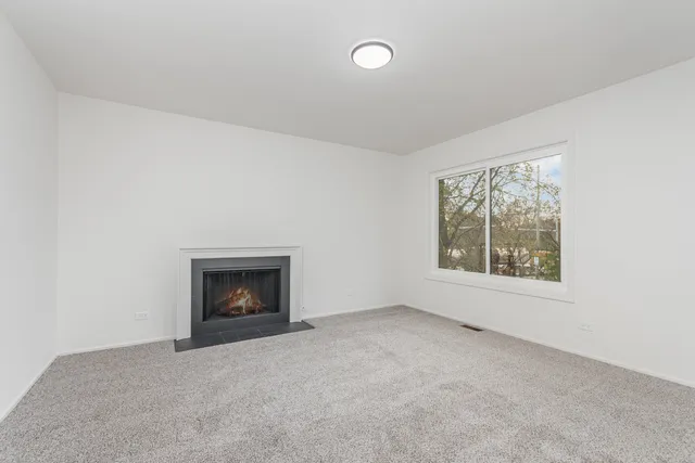 $379,900 | 1598 Kirkwood Drive, Geneva, IL 60134