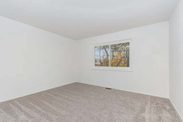 $379,900 | 1598 Kirkwood Drive, Geneva, IL 60134