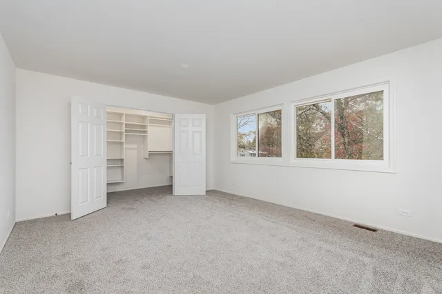 $379,900 | 1598 Kirkwood Drive, Geneva, IL 60134