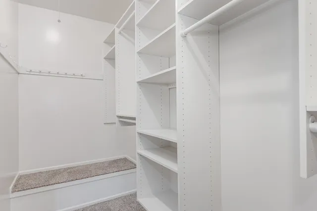 $379,900 | 1598 Kirkwood Drive, Geneva, IL 60134