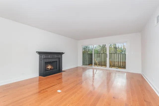 $379,900 | 1598 Kirkwood Drive, Geneva, IL 60134