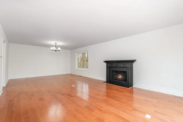 $379,900 | 1598 Kirkwood Drive, Geneva, IL 60134