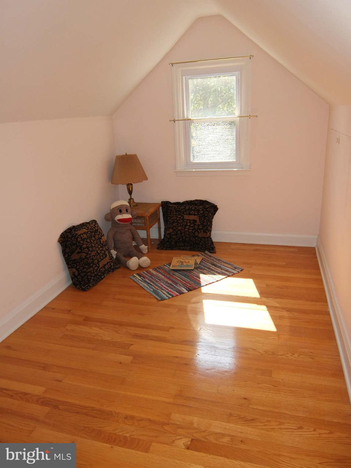 1938 Altavue Road Baltimore, MD 21228 - Photo 14 of 29 Wonderful BR alcove, play area or walk-in closet?