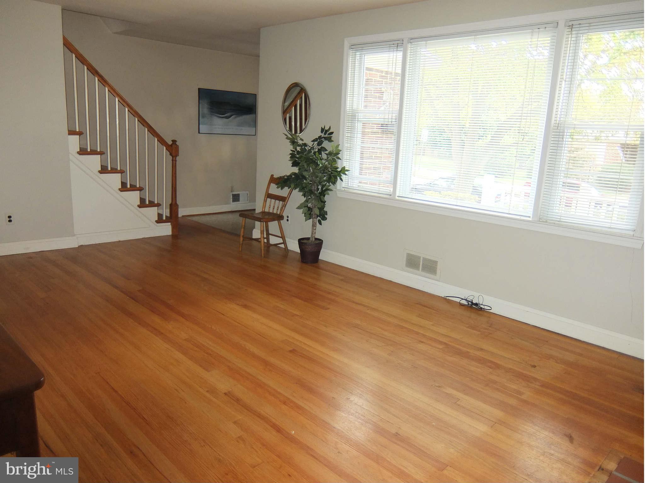 1938 Altavue Road Baltimore, MD 21228 - Photo 5 of 29 Beautiful hardwood floors