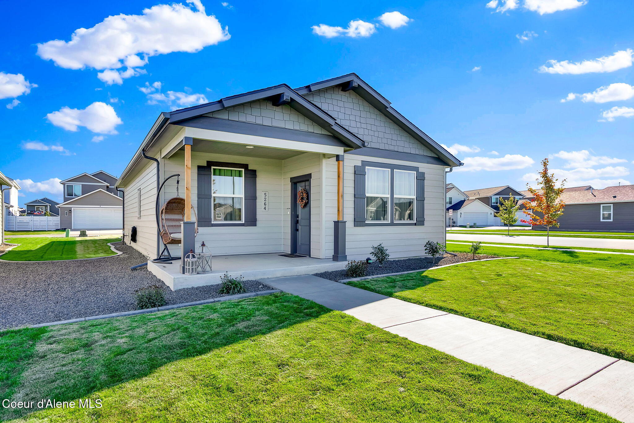 1-web-or-mls-SkyLight - Robert-06