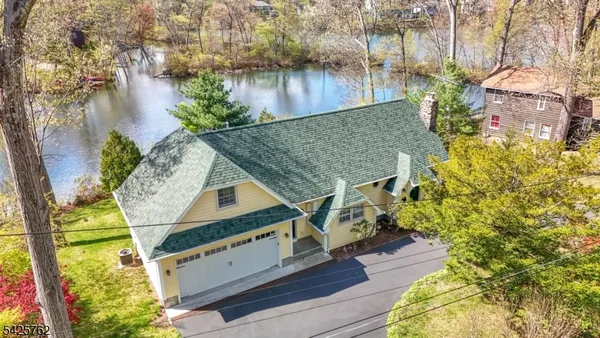 $899,000 | 41 Lakewood Drive, Mountain Lakes, NJ 07046