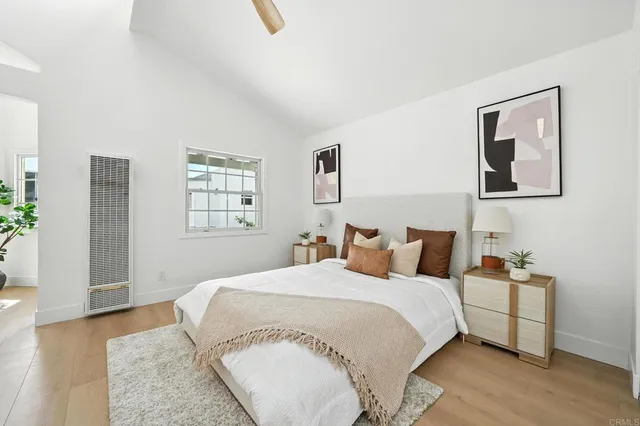 a view of a house with backyard and garden