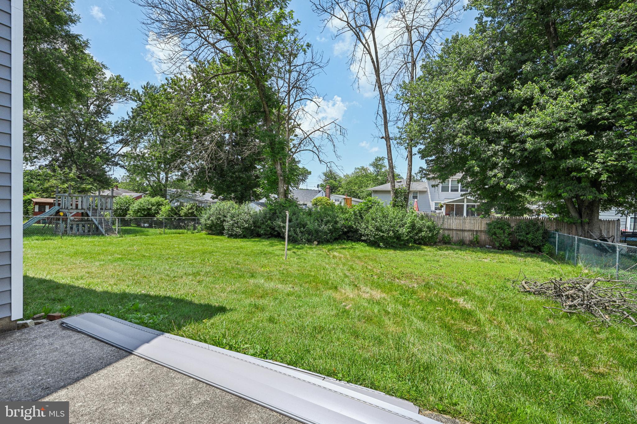 143 Ashbrook Road Cherry Hill, NJ 08034 - Photo 36 of 40 a view of a yard with plants and large trees