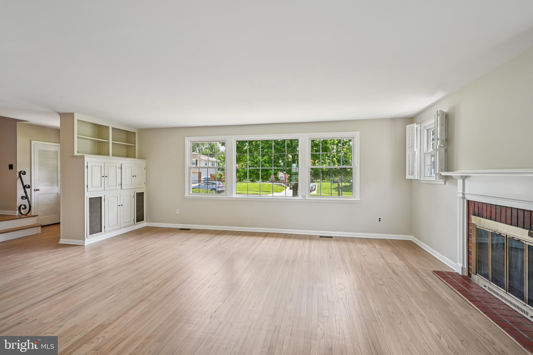 143 Ashbrook Road Cherry Hill, NJ 08034 - Photo 8 of 40 an empty room with windows and closet