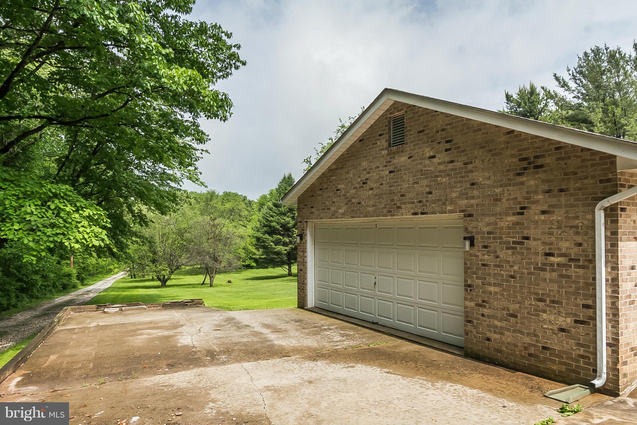 12444 Manor Road Phoenix, MD 21131 - Photo 30 of 30 Detached 4-car Tandem Garage