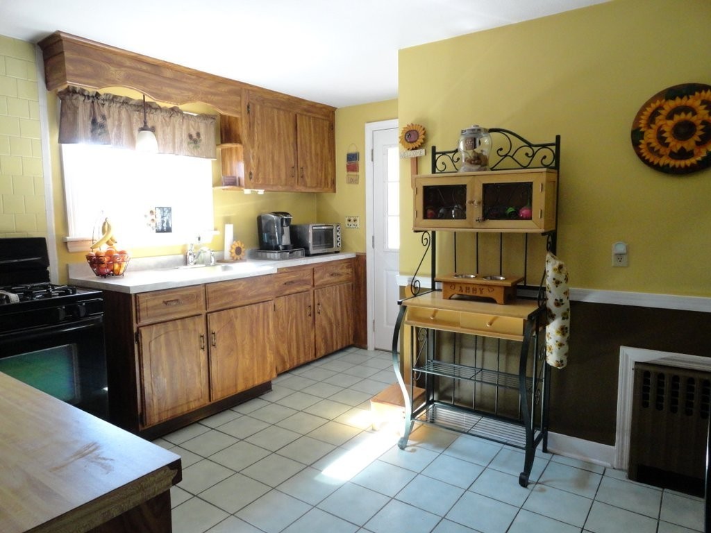 52 Elbert Road Agawam, MA 01001 - Photo 15 of 30