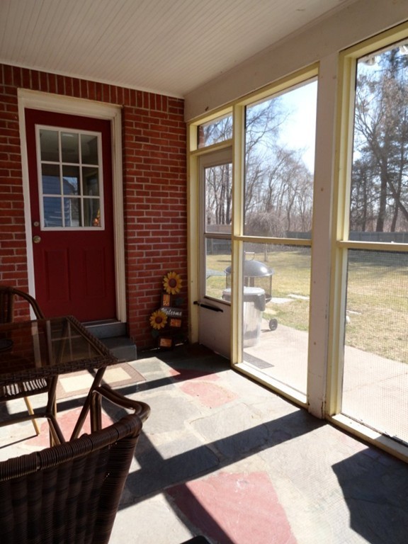 52 Elbert Road Agawam, MA 01001 - Photo 27 of 30