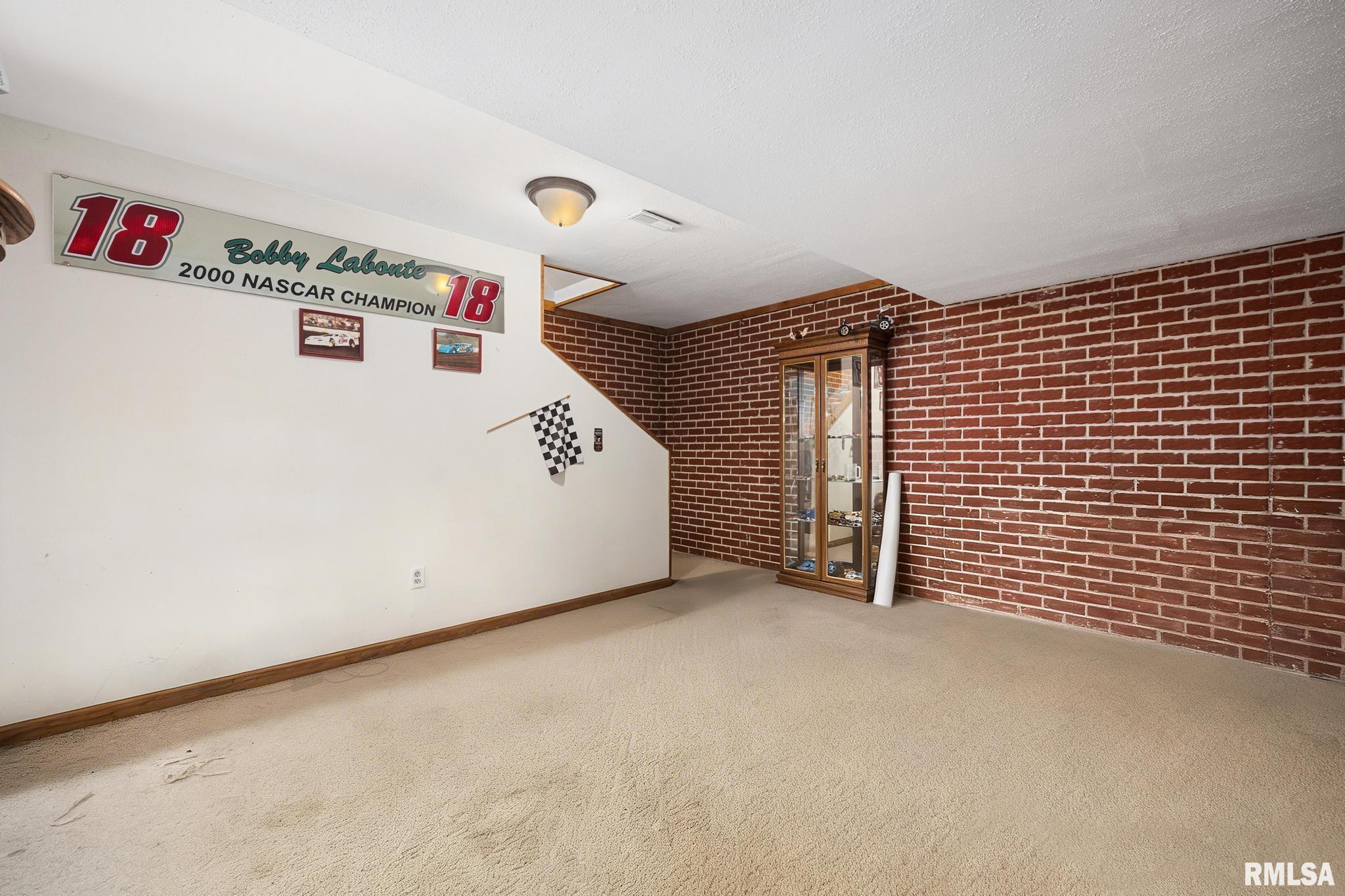 820 Cedar Point Court Peoria, IL 61607 - Photo 25 of 31