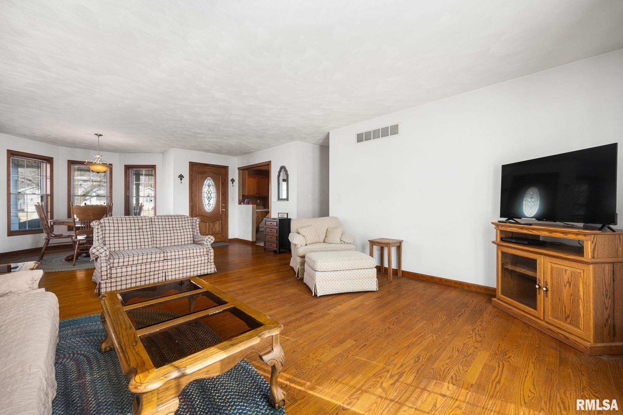 820 Cedar Point Court Peoria, IL 61607 - Photo 10 of 31