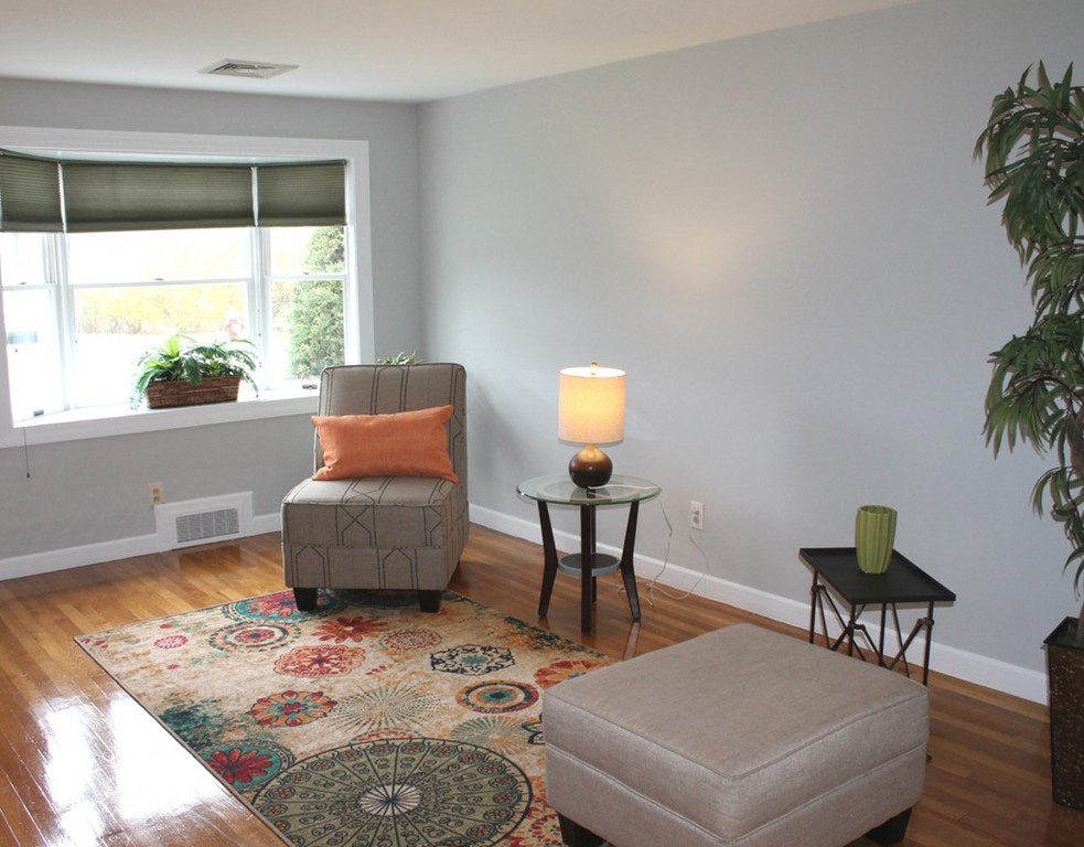 18 Nickerson Road Bedford, MA 01730 - Photo 3 of 16 Gallery Image 3
