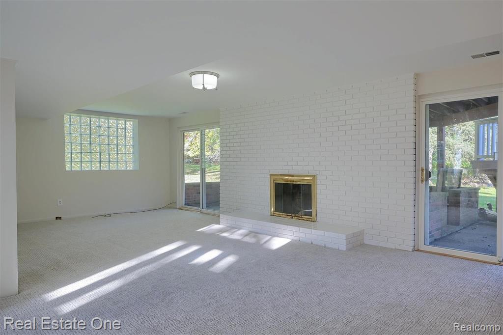 2060 Bretton Drive South Rochester Hills, MI 48309 - Photo 23 of 39