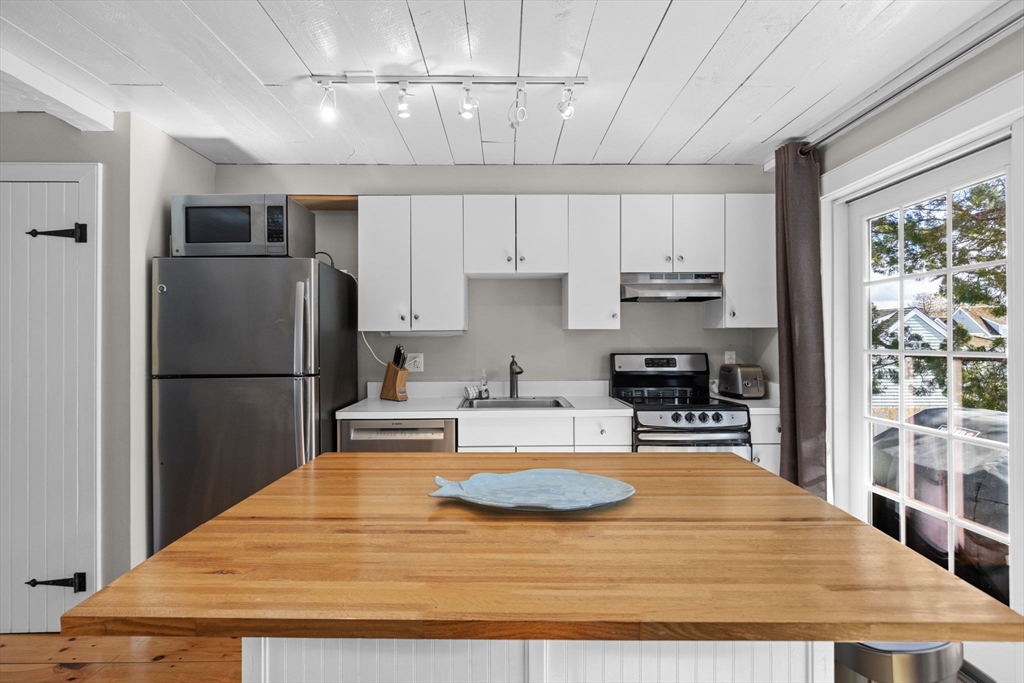 4 Hyannis Point Road, Unit 4 Mashpee, MA 02649 - Photo 15 of 39