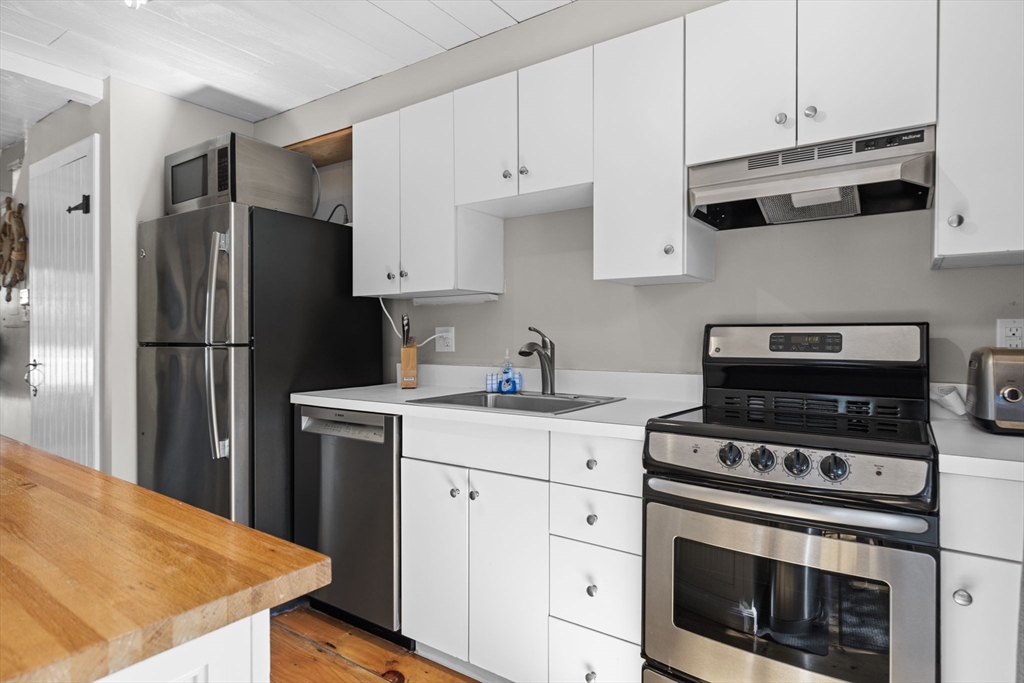 4 Hyannis Point Road, Unit 4 Mashpee, MA 02649 - Photo 16 of 39