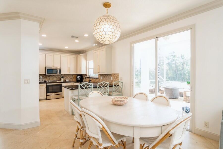 6031 Robinson Street Jupiter, FL 33458 - Photo 12 of 44 15_6031RobinsonSt_359_BreakfastArea_Smal