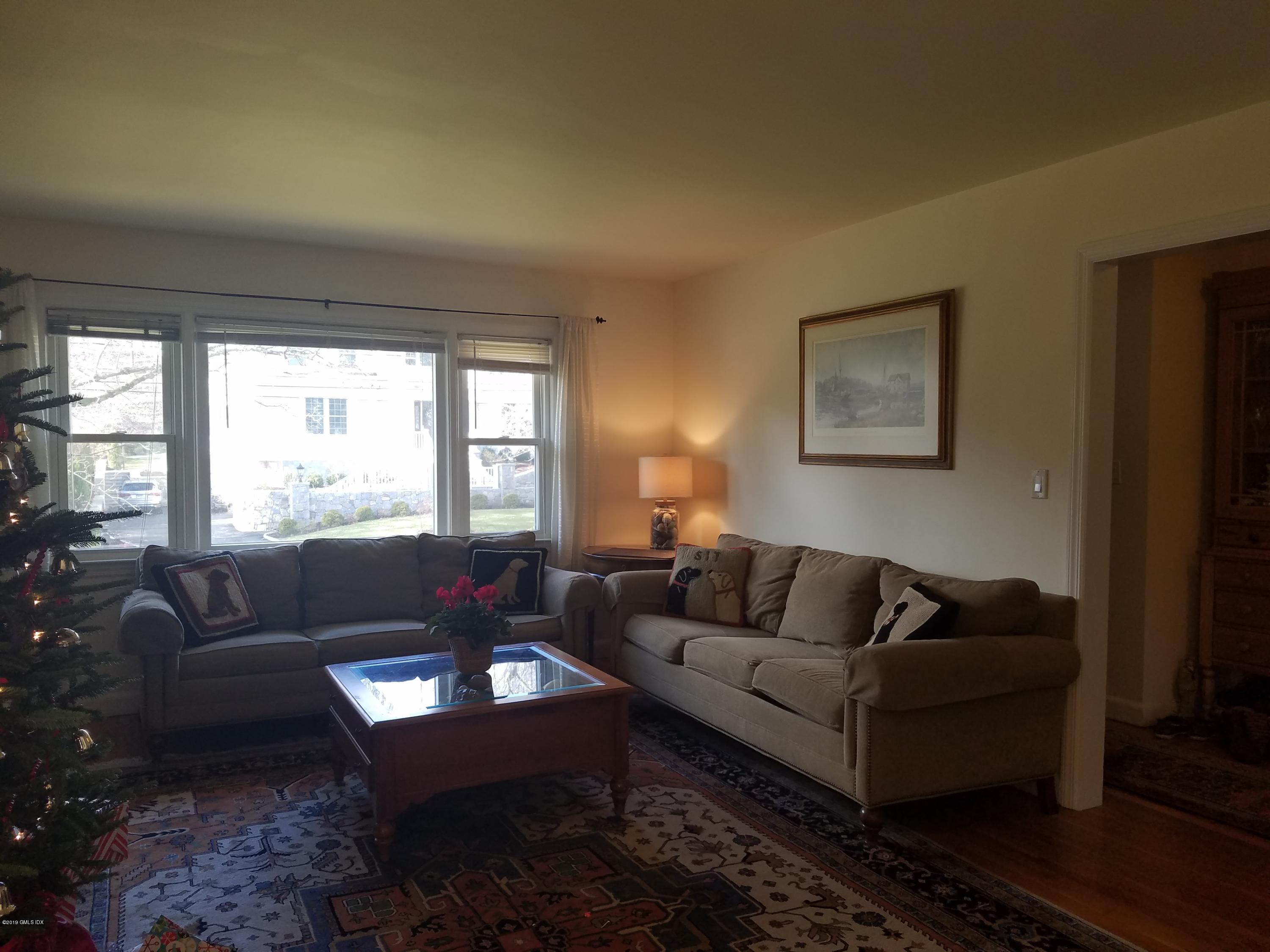 33 Long Meadow Road Riverside, CT 06878 - Photo 5 of 20 20181222_120702