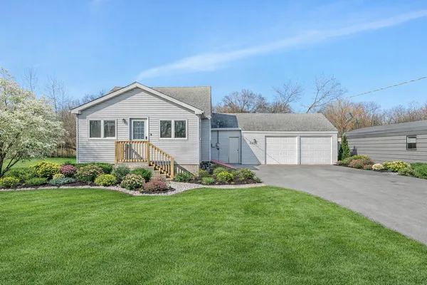 $250,000 | 25530 South Canal Street, Channahon, IL 60410