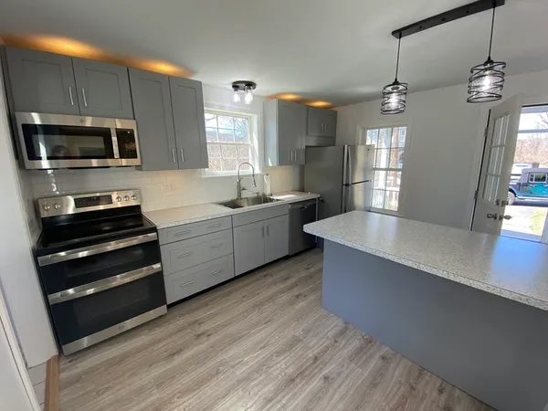 $2,500 | 74 Moore Avenue, Warren, MA 01083