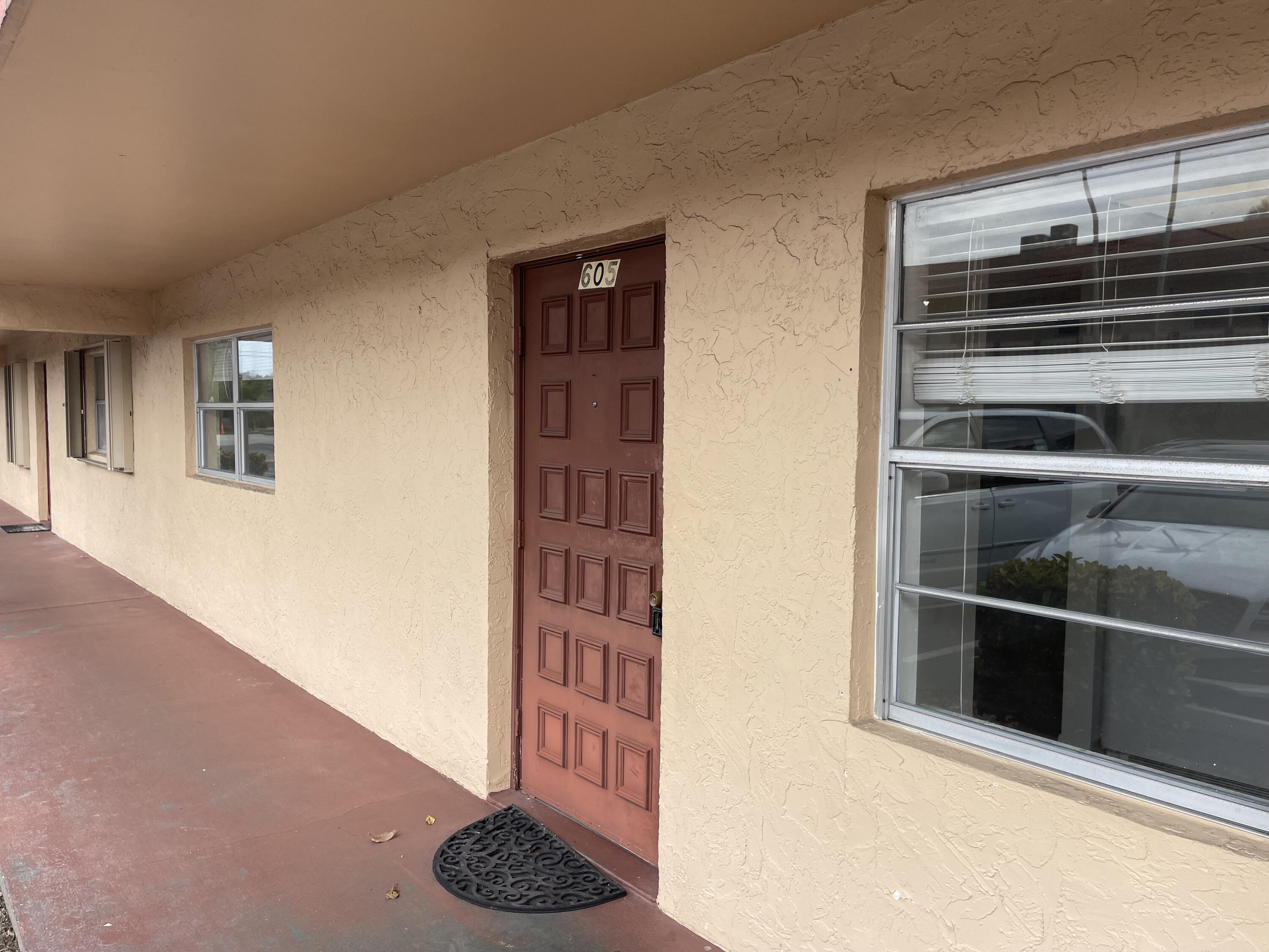 9354 Southwest 3rd Street, Unit 605 Boca Raton, FL 33428 - Photo 4 of 17 IMG_4909