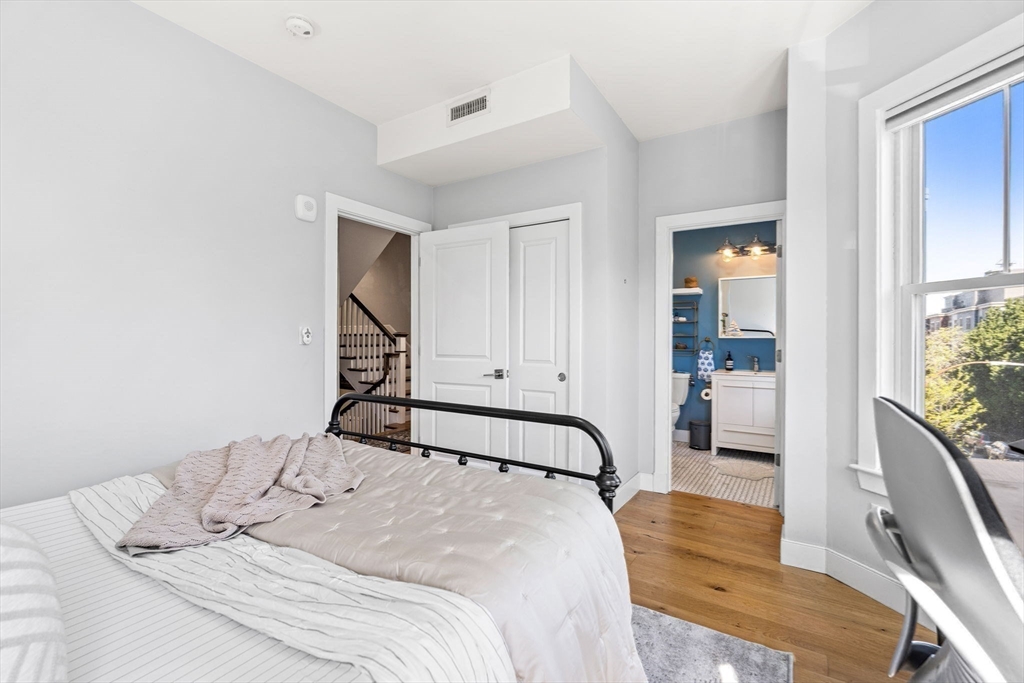 335 Maverick Street, Unit 3 Boston, MA 02128 - Photo 12 of 21