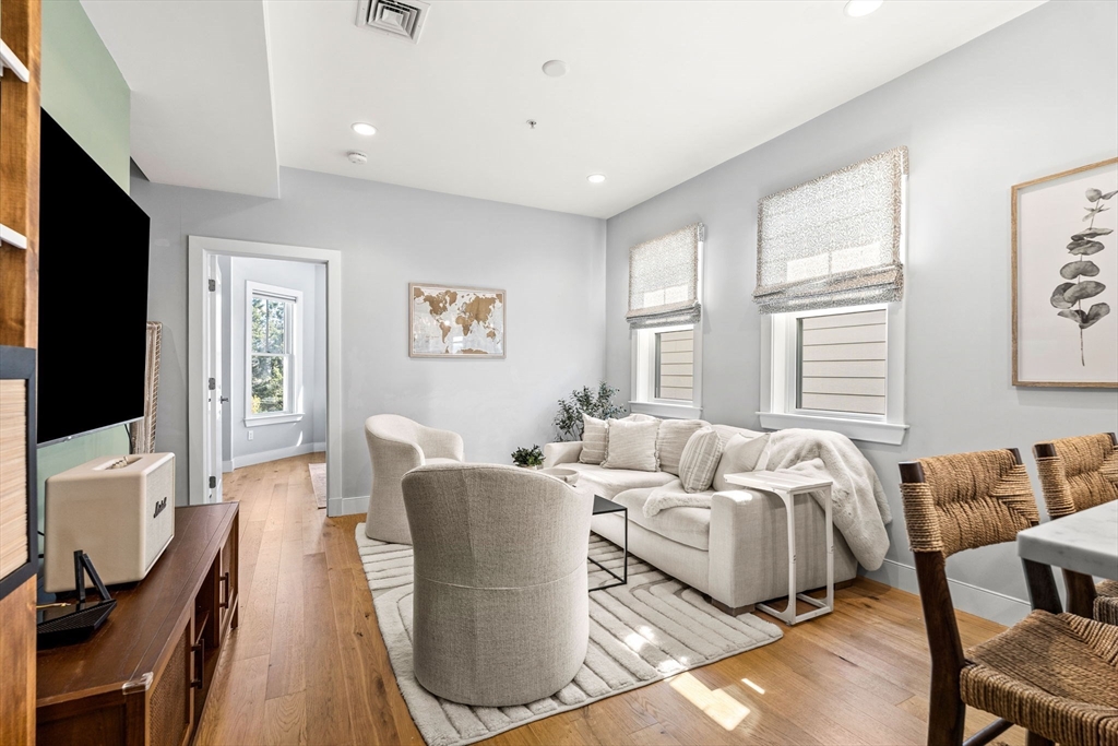 335 Maverick Street, Unit 3 Boston, MA 02128 - Photo 3 of 21