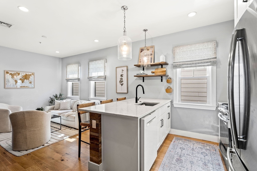 335 Maverick Street, Unit 3 Boston, MA 02128 - Photo 5 of 21