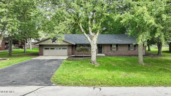 $289,900 | 113 Sycamore Lane, Bryan, OH 43506