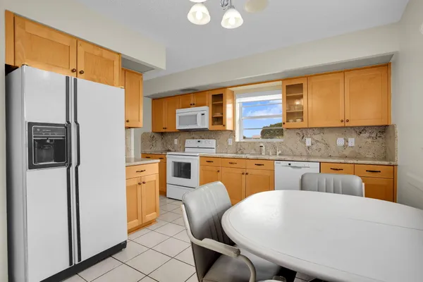$2,350 | 1605 Abaco Drive, Unit M4, Coconut Creek, FL 33066