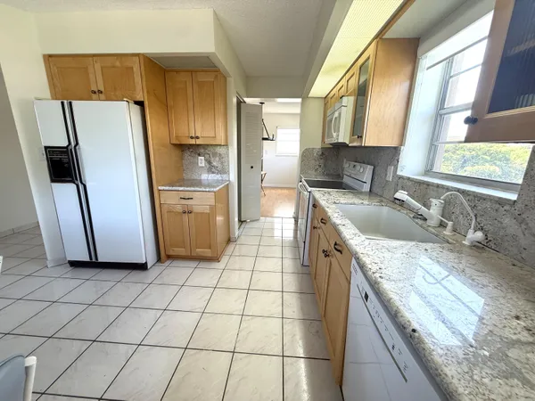 $2,350 | 1605 Abaco Drive, Unit M4, Coconut Creek, FL 33066