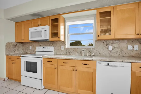 $2,350 | 1605 Abaco Drive, Unit M4, Coconut Creek, FL 33066