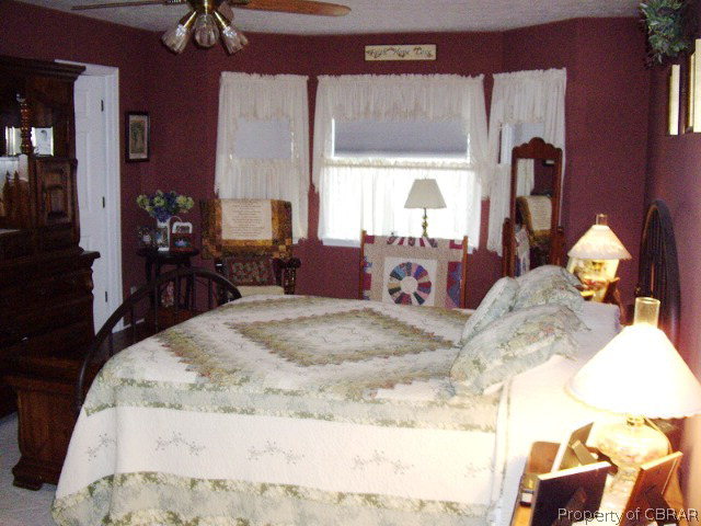 299 Edgewater Road Saluda, VA 23149 - Photo 5 of 16 Gallery Image 5