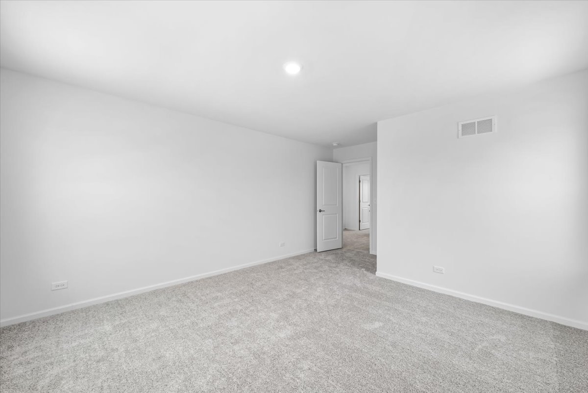 102 Hedgerow Drive Elgin, IL 60124 - Photo 17 of 48 a view of an empty room