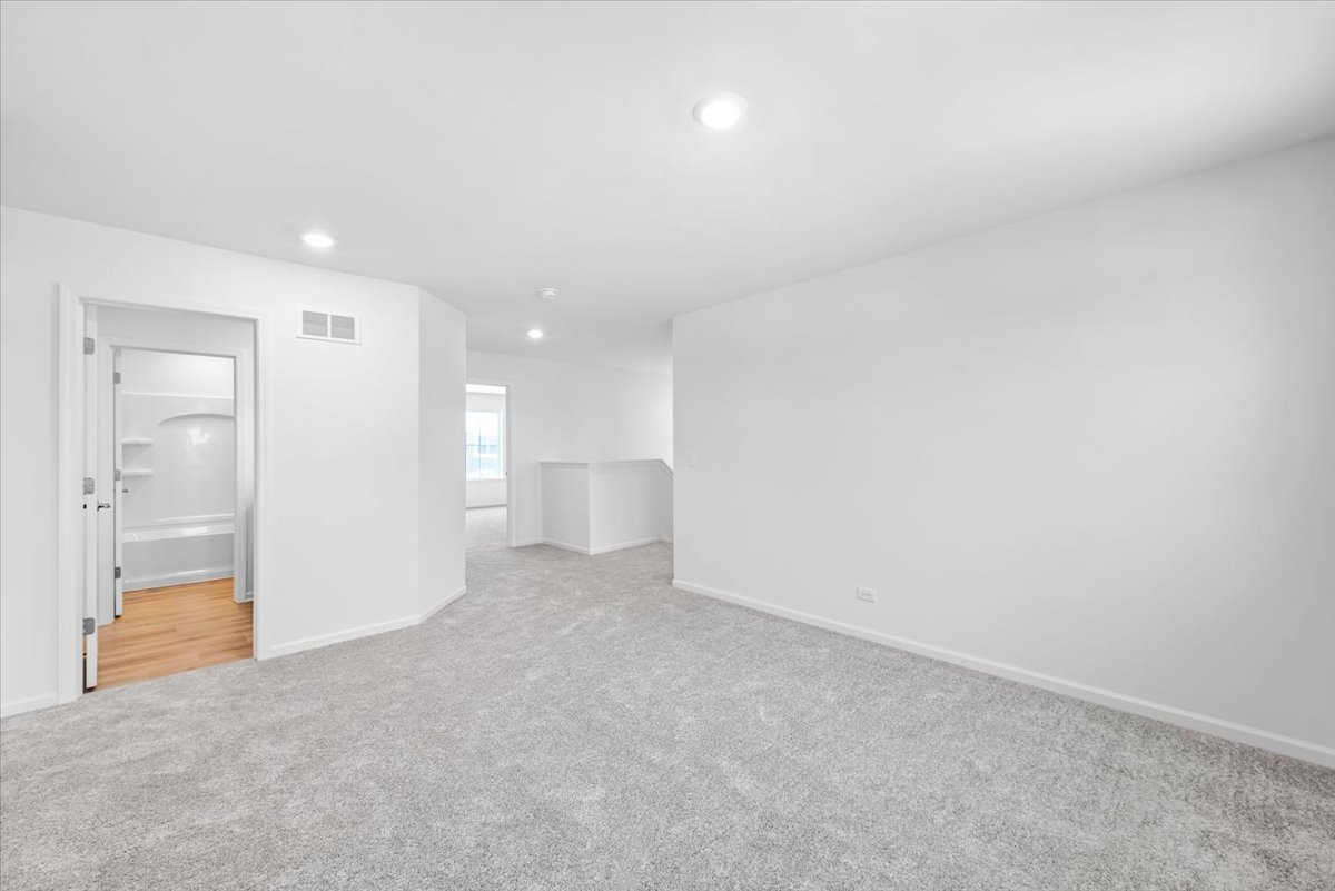 102 Hedgerow Drive Elgin, IL 60124 - Photo 23 of 48 a view of empty room