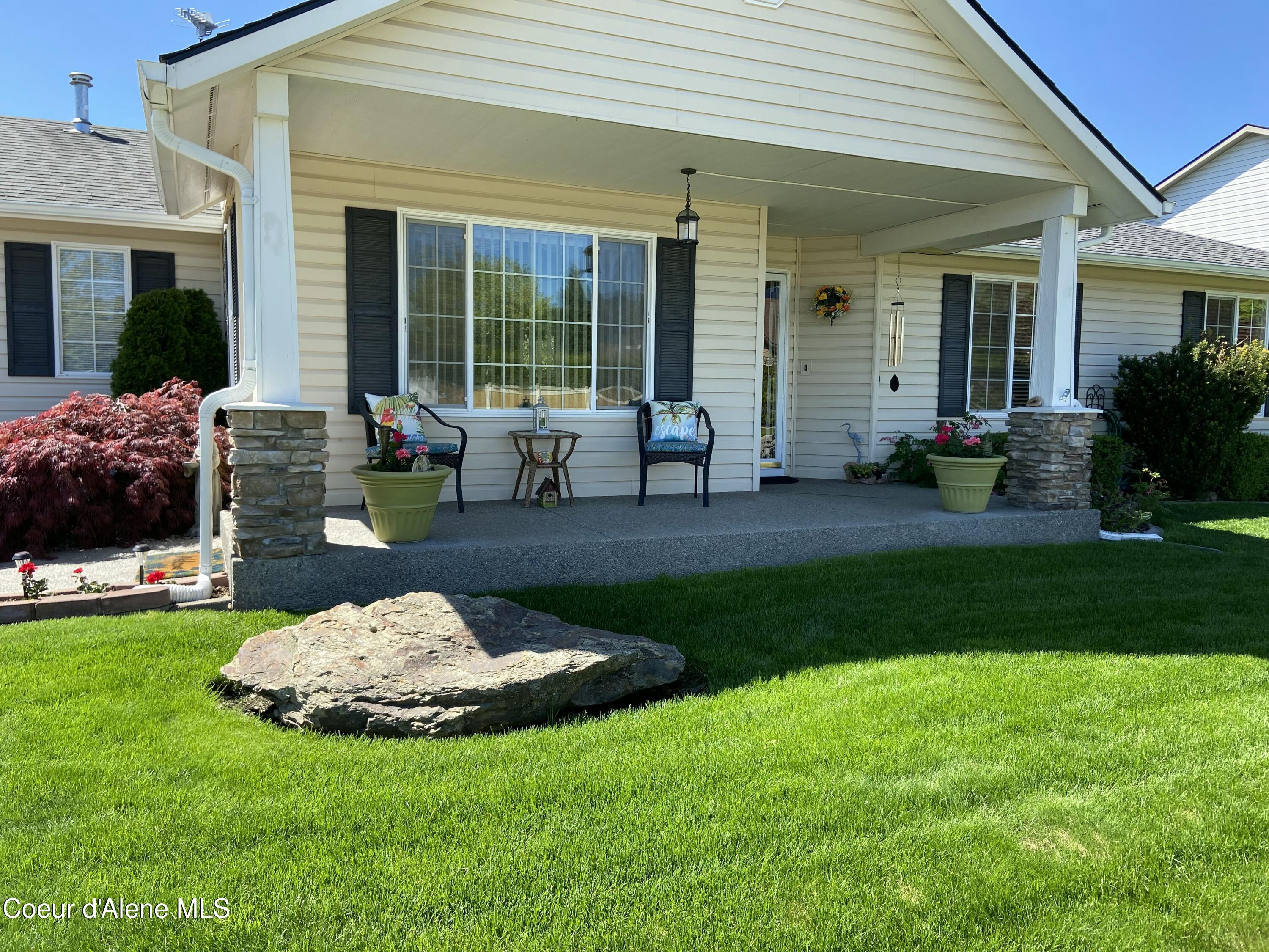 6494 Buffalo Grass Lane Rathdrum, ID 83858 - Photo 26 of 26 Inviting front porch