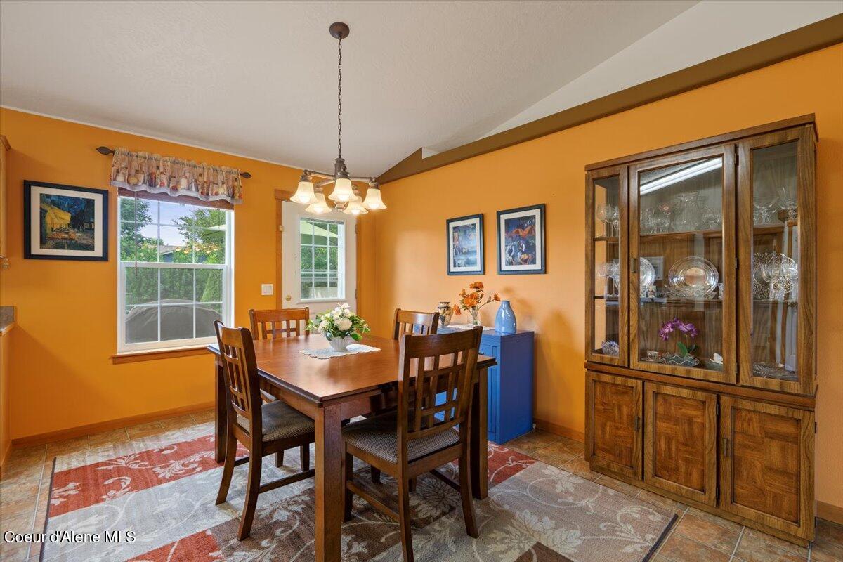 6494 Buffalo Grass Lane Rathdrum, ID 83858 - Photo 5 of 26 Dining