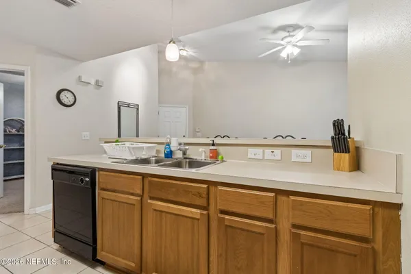 $118,900 | 6075 Maggies Circle, Unit 113, Jacksonville, FL 32244