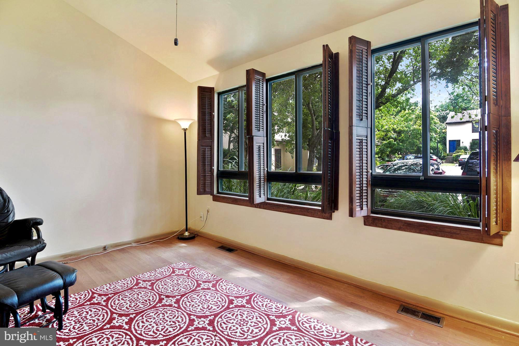 4307 Roland Springs Drive Baltimore, MD 21210 - Photo 14 of 38 Gallery Image 14